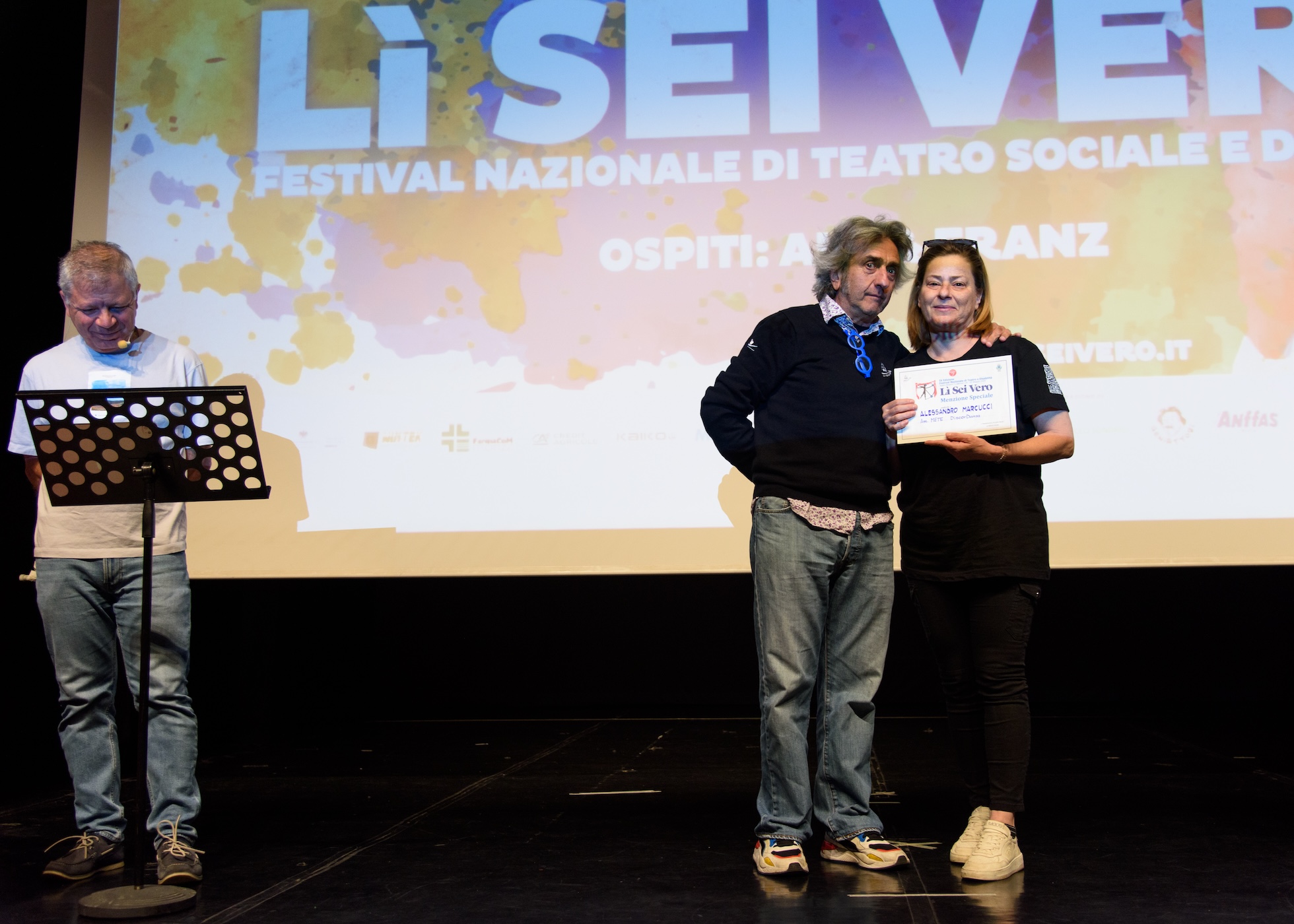 Menzione Bellezza sul palco Alessandro Marcucci Serendipità Ovvero accogli linaspettato Compagnia MeTe DiscorDanza Ascoli Piceno Lì Sei Vero 2025 Il Veliero Monza 